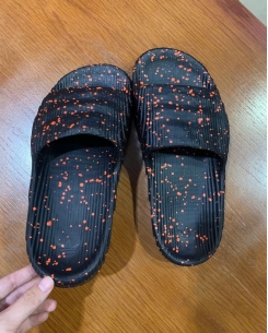 Dép Adidas Adilette Comfort Màu Đen Chấm Vàng
