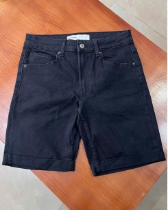 Short Jean nam Bershka màu đen