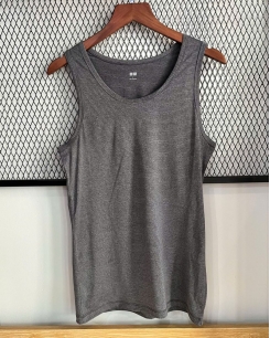 Áo thun cổ tròn màu xanh Navy