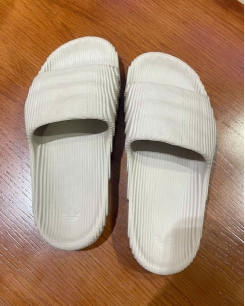 Dép Adidas Bắp Cải Màu Be