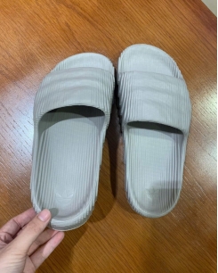 Dép Adidas Bắp Cải Màu Xám Adilette Comfort Chính Hãng
