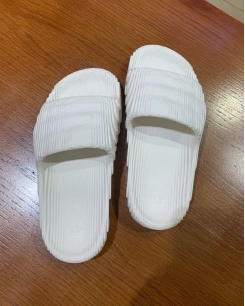 Dép Adidas Bắp Cải Trắng Kem Adilette Comfort