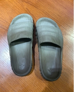 Dép Adidas Bắp Cải Xám Xanh Rêu Adilette Comfort