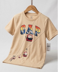 Áo Thun Bé Trai Gap – Họa Tiết Cáp Treo Núi Tuyết