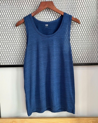 Áo 3 lỗ Uniqlo màu xanh