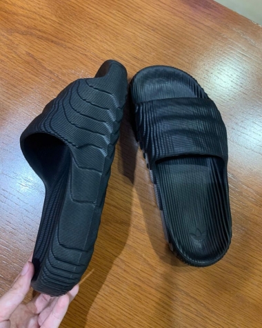 Dép Adidas Bắp Cải Màu Đen Adilette Comfort Chính Hãng
