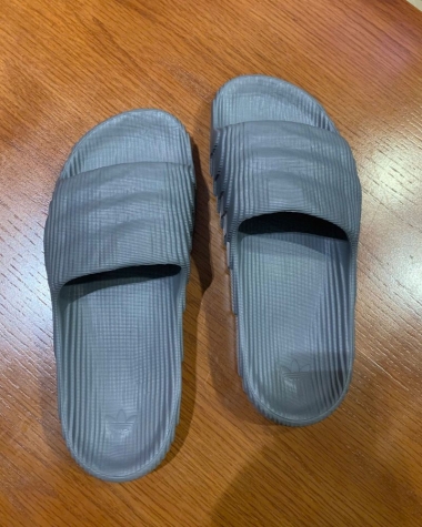 Dép Adidas Bắp Cải Xám Chuột Adilette Comfort