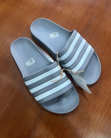 Dép đúc Adidas xanh nhạt