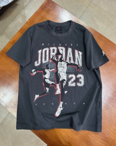 Áo Thun Nike Jordan Bé Trai Màu Đen Wax