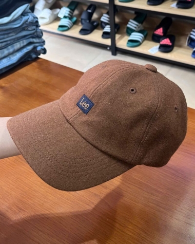 Mũ Lưỡi Trai Lee Màu Nâu Đất