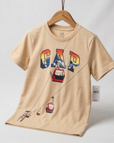 Áo Thun Bé Trai Gap – Họa Tiết Cáp Treo Núi Tuyết