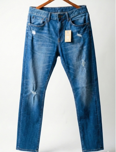 Quần Jean Nam Uniqlo Slim Fit – Màu Xanh Trung Wash Rách